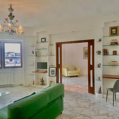 Roof And Sky Sorrento Center Suite Bagian luar foto